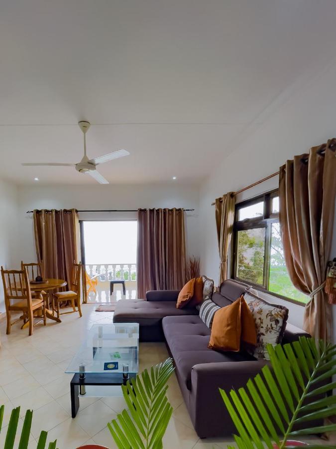 Jardin Marron Apartment เบเซนต์แอนน์ ภายนอก รูปภาพ